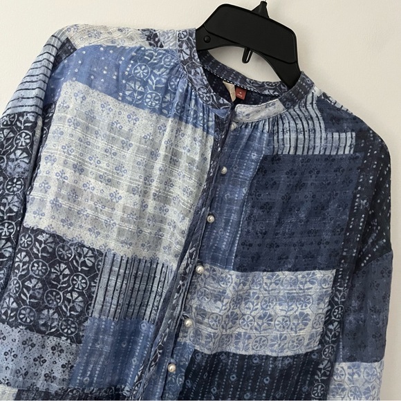 Pilcro Anthropologie Blue Patchwork Floral Hippie Peasant Relaxed Fit Shirt M - Picture 3 of 10